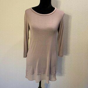LOGO tunic XS Blush color double hem tunic top 3/4 sleeves stretchy